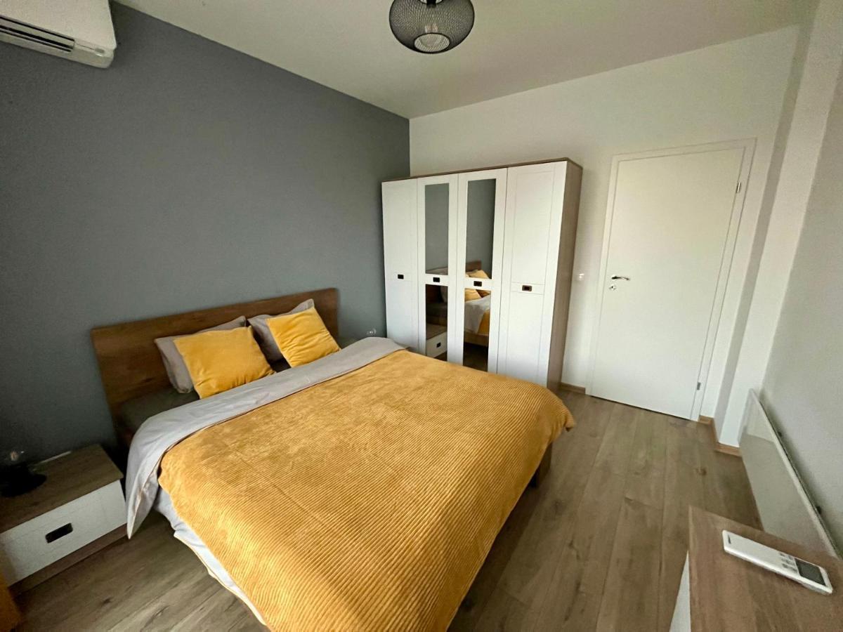 Yellow Apart @ Vitosha, Sofia Apartment ภายนอก รูปภาพ